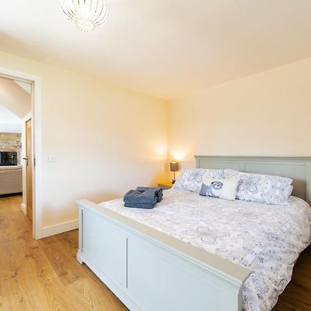 Nether Newton - Sleeps 12, Hottub, Sauna, Private Garden Newmilns Eksteriør bilde