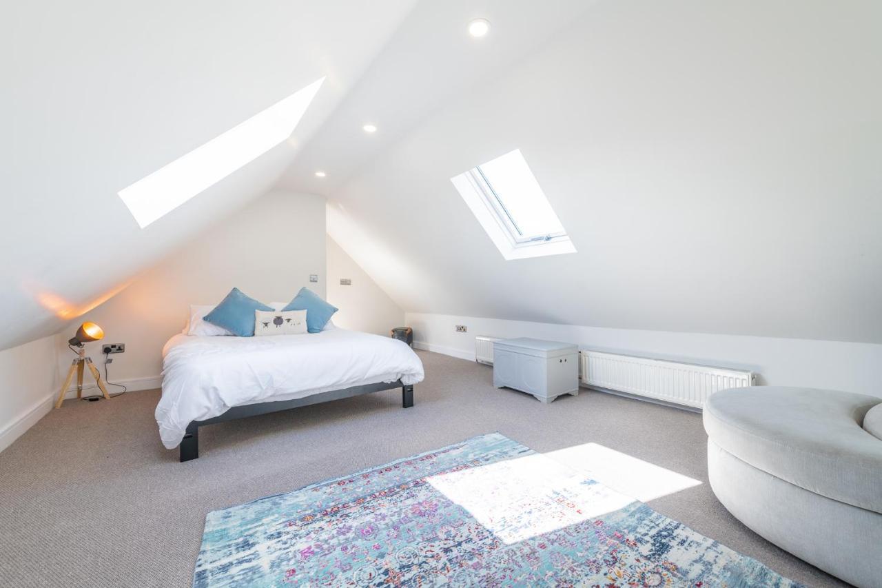 Nether Newton - Sleeps 12, Hottub, Sauna, Private Garden Newmilns Eksteriør bilde