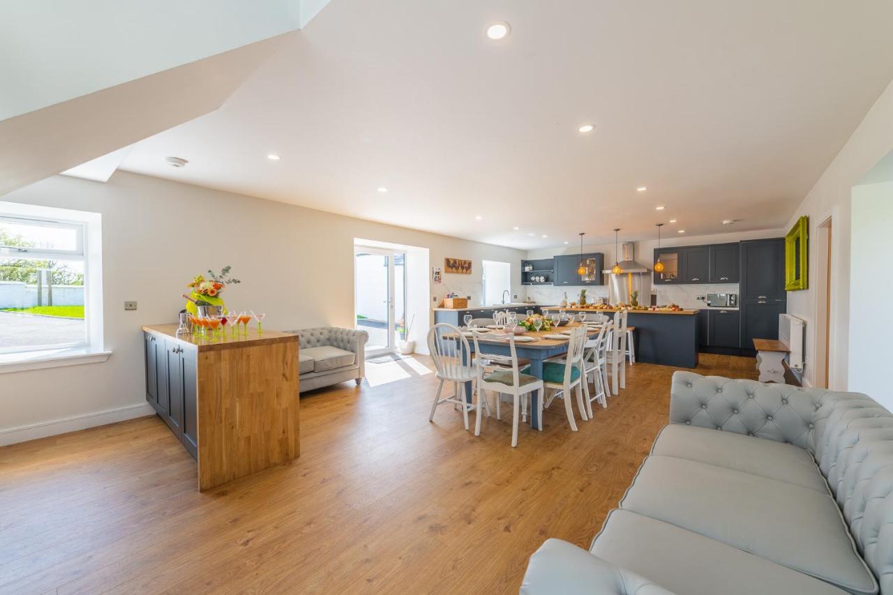 Nether Newton - Sleeps 12, Hottub, Sauna, Private Garden Newmilns Eksteriør bilde